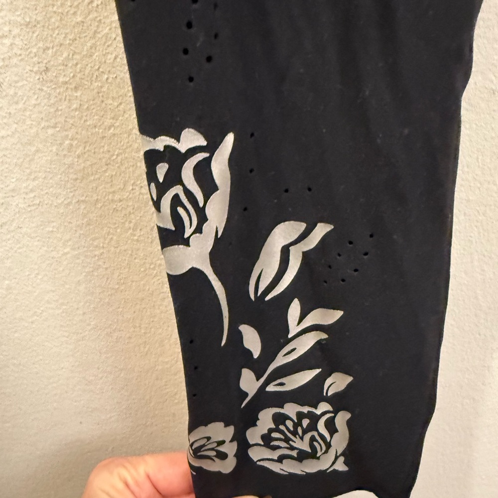 Athleta Black Elation Eyelet 7/8 Leggings - Picture 3 of 9